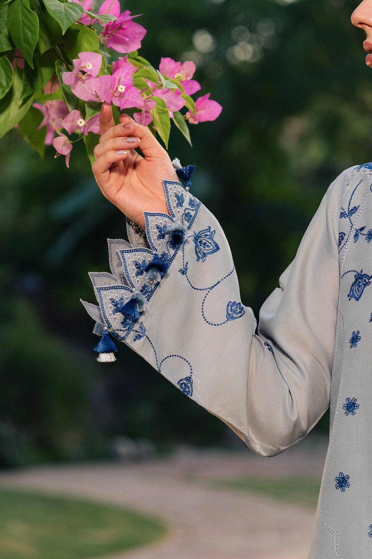 EMBROIDERED LAWN USE-9364
