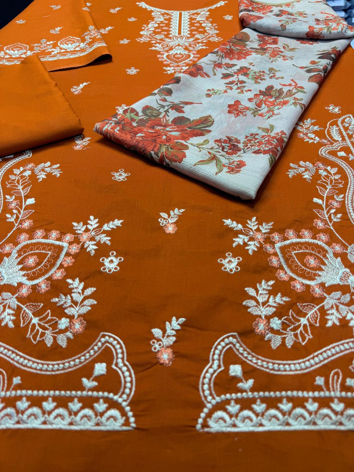 Unstitched Embroidered Lawn 3PC | SC-016