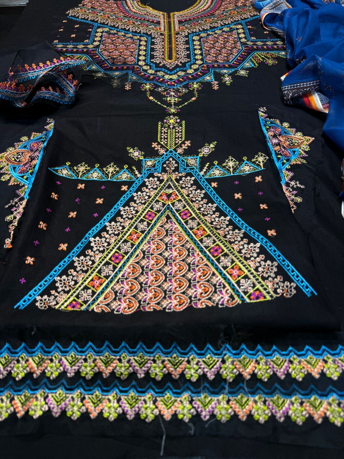 Unstitched Embroidered Lawn 3PC | SC-018