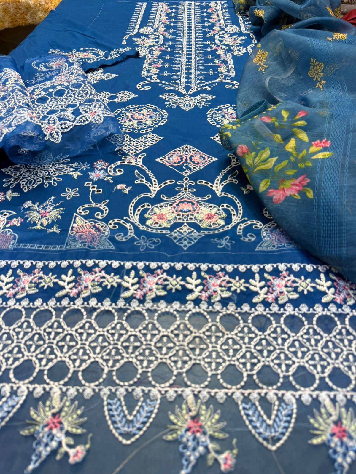 Unstitched Embroidered Lawn 3PC | SC-085