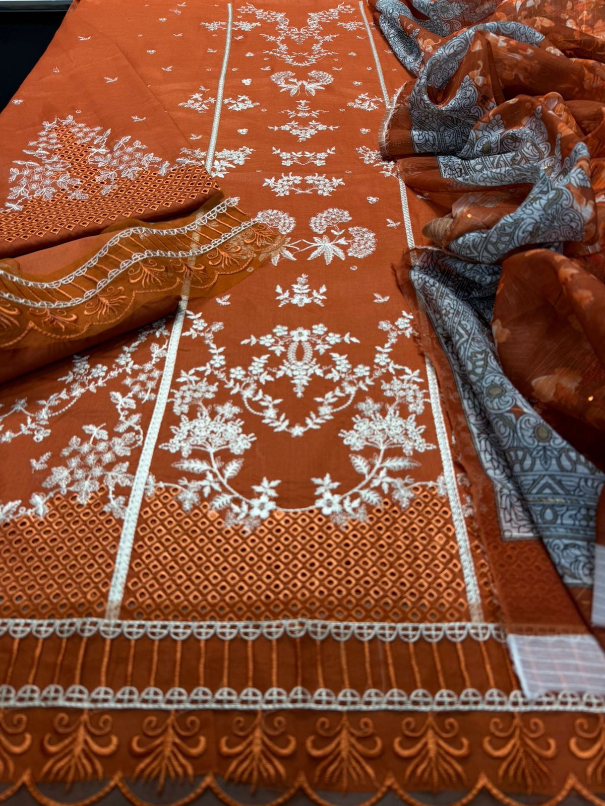 Unstitched Embroidered Lawn 3PC | SC-088